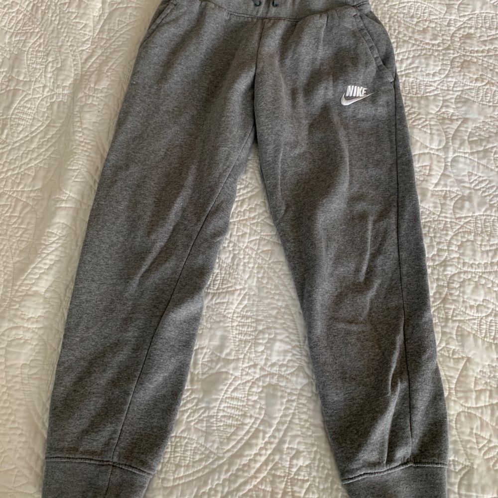 Nike sweatpants joggers
